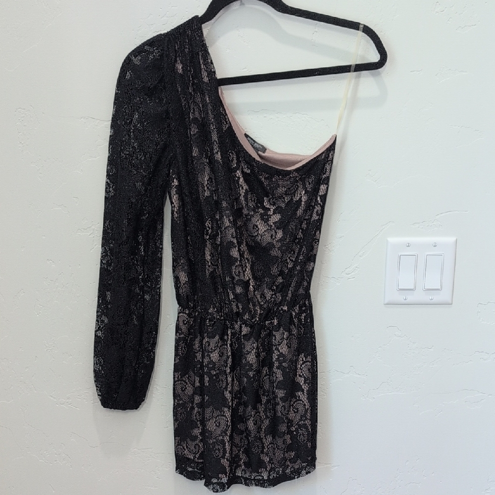 Bisou Bison Lace One-Shoulder Dress Size Small NWT